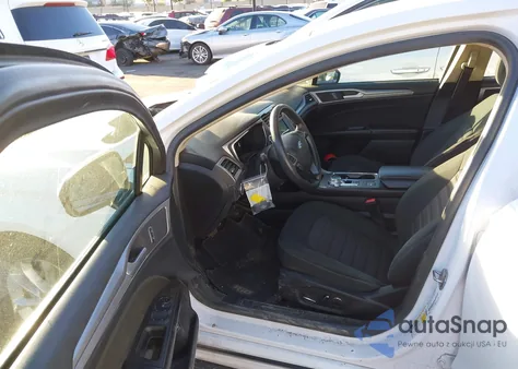 2020 Ford Fusion z USA, uszkodzony, nr VIN 3FA6POLUXLR218204